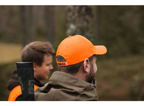 NeverLost Cap "Proud Hunter" Oransje Cap med feste til grankvist 
